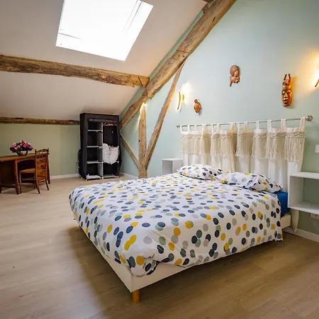 Ferienhaus ​Le Gite Du Lac - Piscine Privee