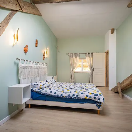 ​Le Gîte du Lac - Piscine Privée Tatil Evi Brugnens