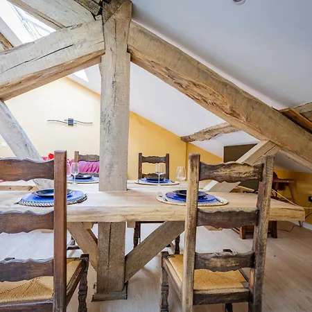 ​Le Gîte du Lac - Piscine Privée Tatil Evi Brugnens