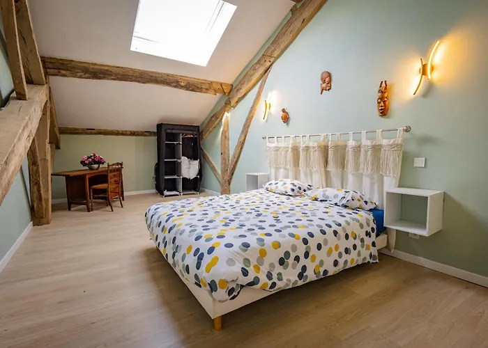 Ferienhaus ​Le Gite Du Lac - Piscine Privee