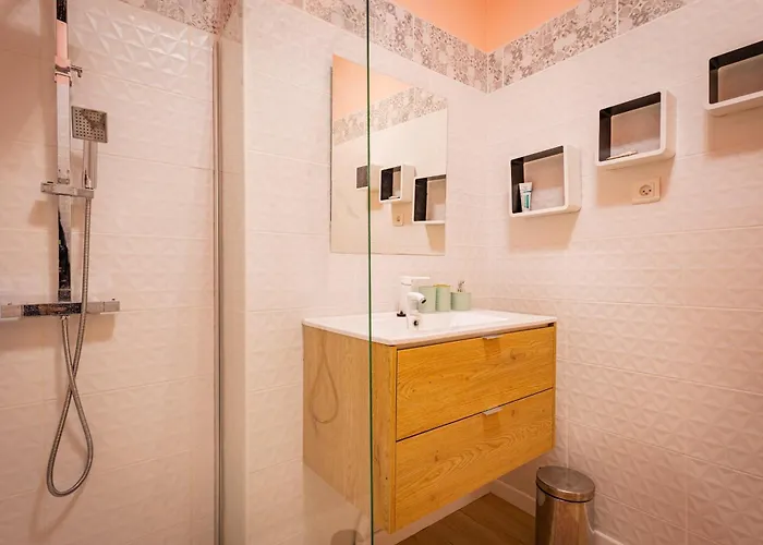 ​Le Gite Du Lac - Piscine Privee Brugnens